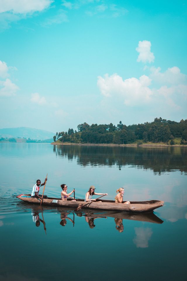 Canoeing on Lake Mutanda
